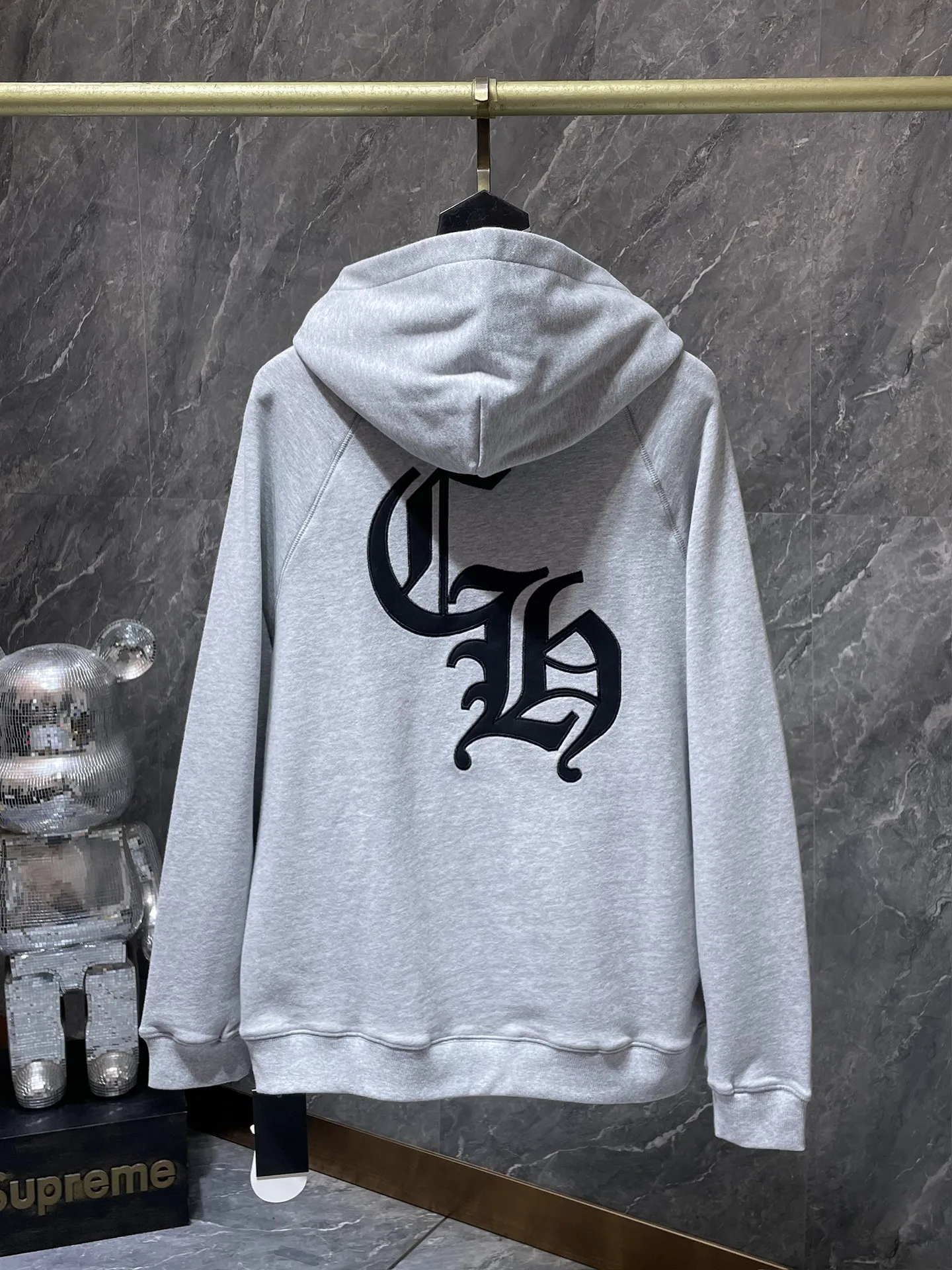 P260 Chrome Hearts Classic Dark Series Crow Cross Embroidery Patch Leather Hooded Sweatshirt Improved customized version of 1:1 high-weight high-quality fabric Recommended Color: Gray Black Size: S, M, L, XL